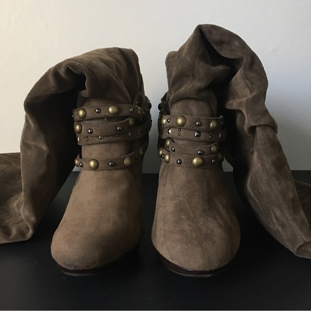 Bakers Lexie Knee High Stiletto Boots Studded Faux Suede Taupe 7.5B Platform - Picture 3 of 12
